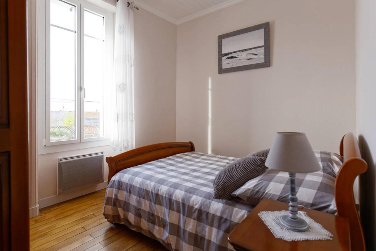 Le Cachet D'Une Maison De Centre-Bourg A Beauvoir-Sur-Mer Exterior foto